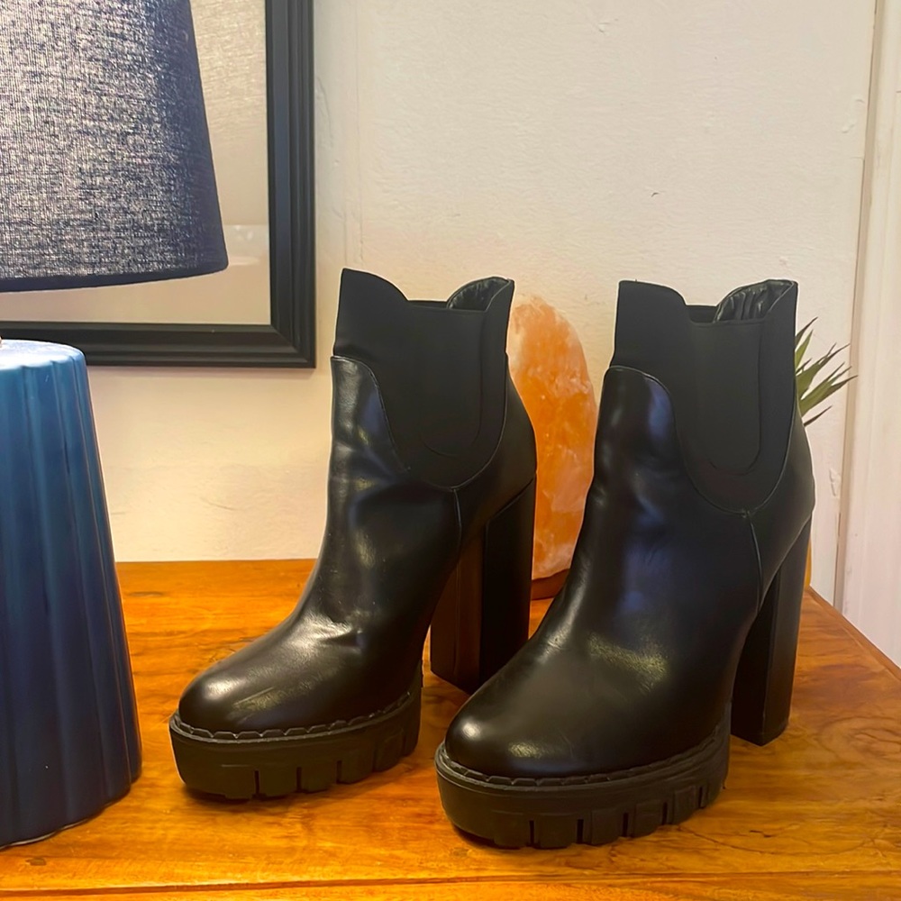 Black Platform Boots✨🖤